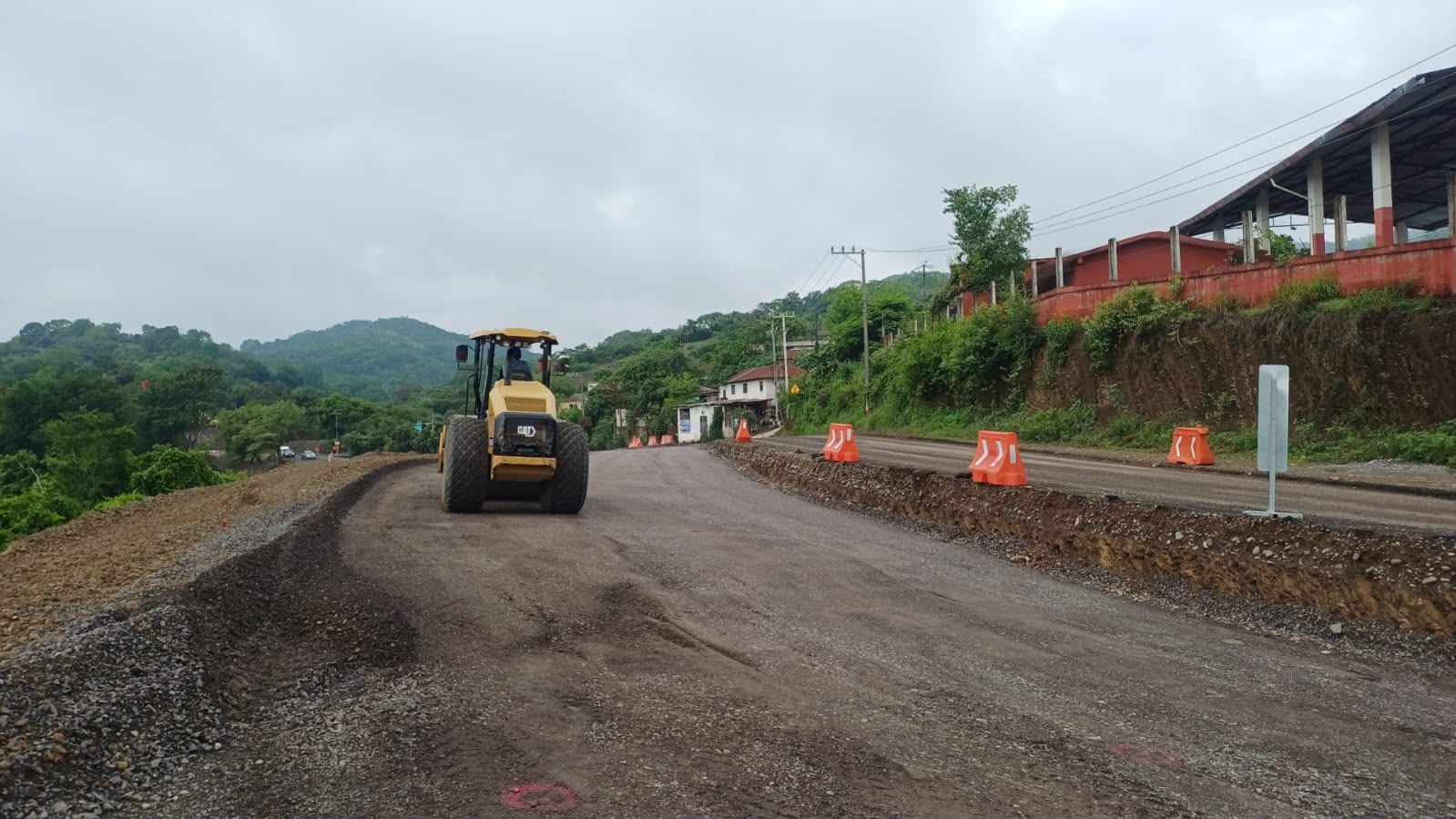 SAN FELIPE ORIZATLAN (LIM. EDO HGO/SLP)-TAMAZUNCHALE, CARRETERA:HUEJUTLA DE REYES-TAMAZUNCHALE, EN EL ESTADO DE SAN LUIS POTOSI